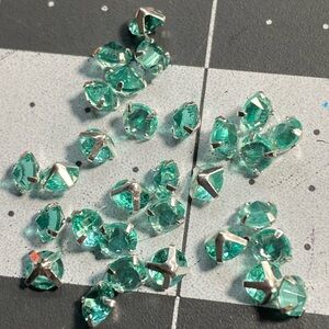 4mm Rhinestone w/setting (30)